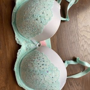 Victoria’s Secret Dream Angels bra